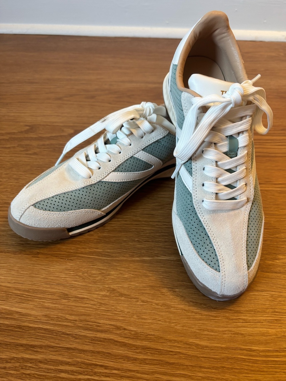 NWOT Tretorn Rawlins Suede Sneakers
